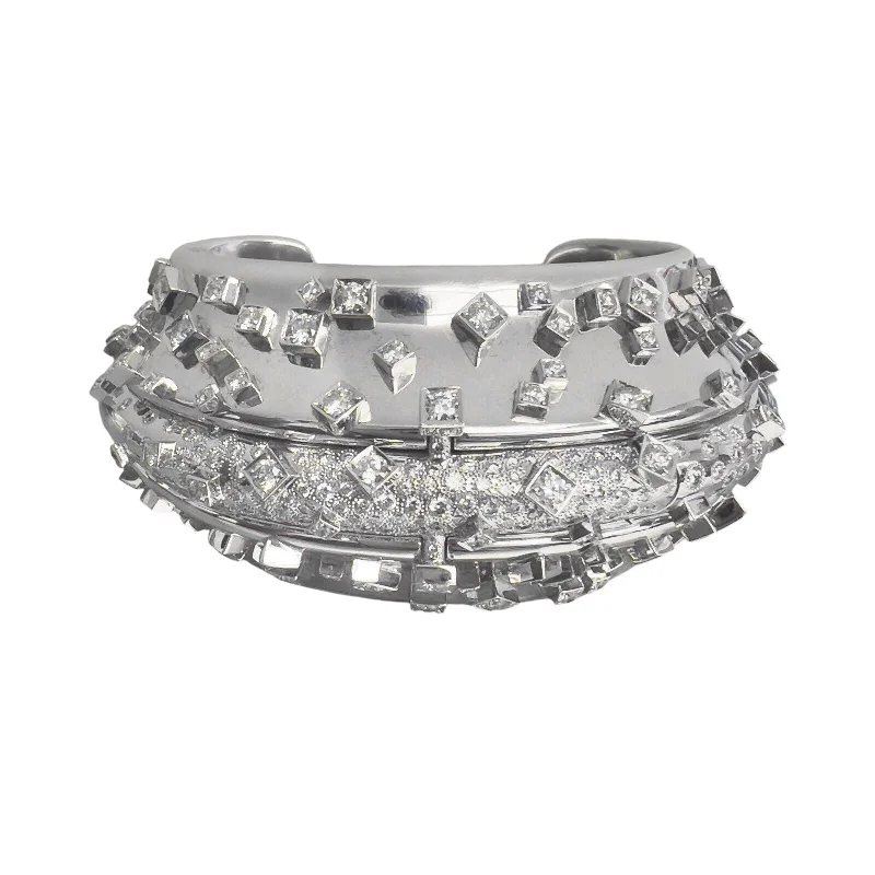 summer beach ladies bracelets & bangles-Wilfredo Rosado 18k White Gold Diamond Feather Array Cuff Bracelet WR 1051