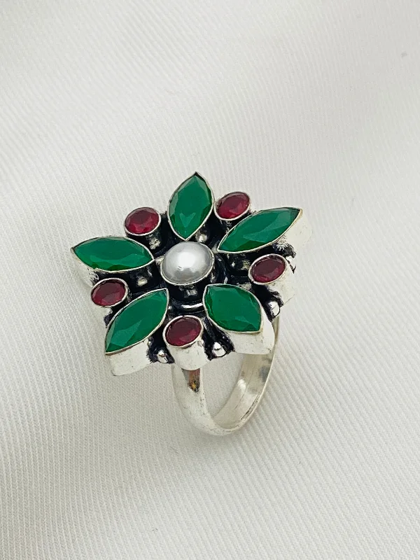 gemstone ladies ring-Elegant Emerald And Ruby stone Beaded Designer Ring With Pearl Bead For Women