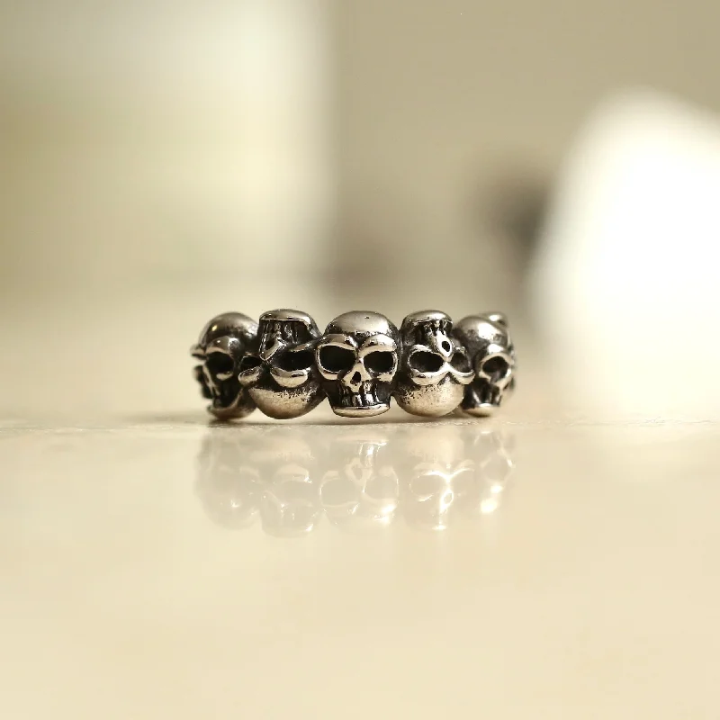 gold ladies ring-Muti Skulls Ring